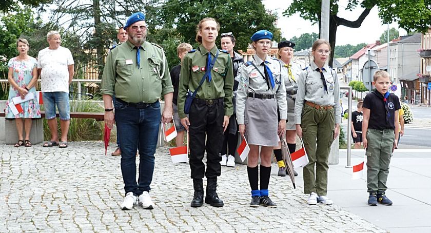 W taki sposób oddali cześć bohaterom powstania [zdjęcia]