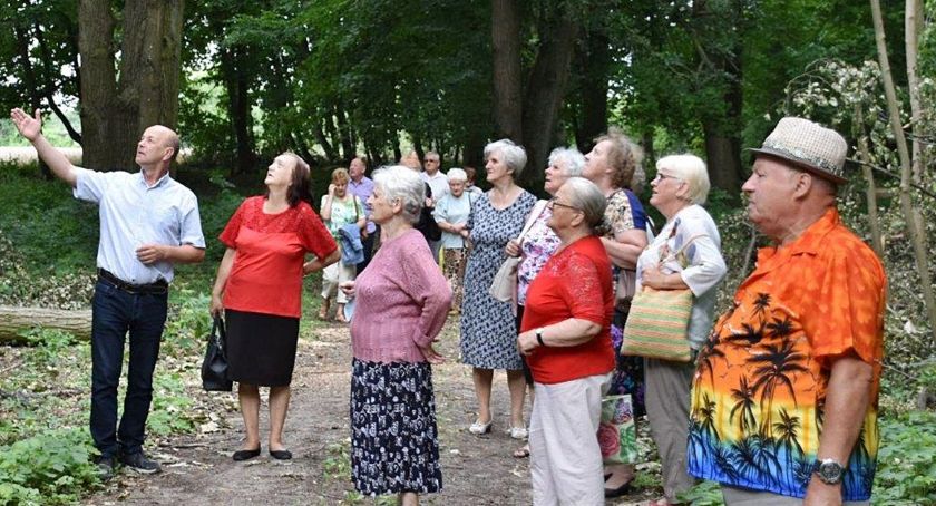 Seniorzy integrowali się z pszczołami