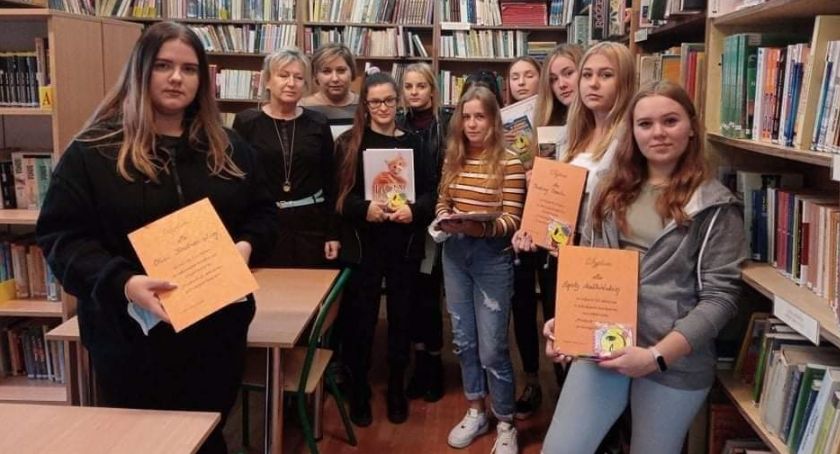 W Nadrożu stawiają na książki