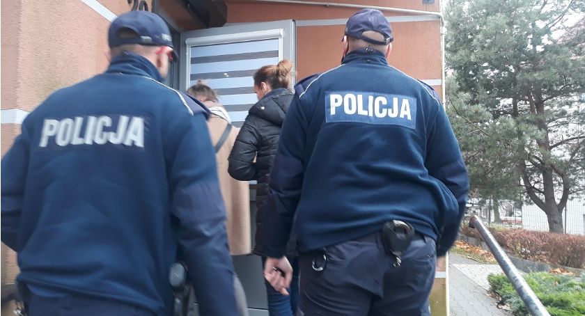 Sprawdzają czy nosimy maseczki