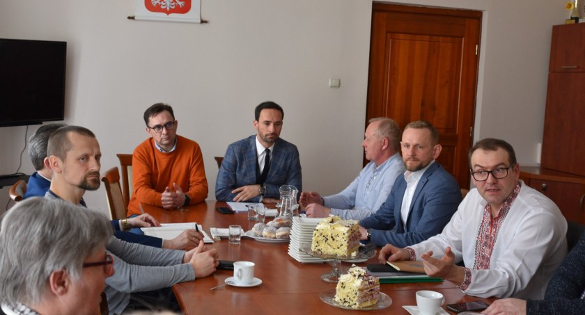 Samorządy pomagają Ukrainie