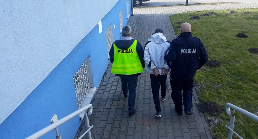 19-latek napadał na kobiety