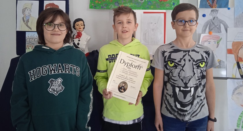 Uczcili patrona szkoły w Ostrowitem