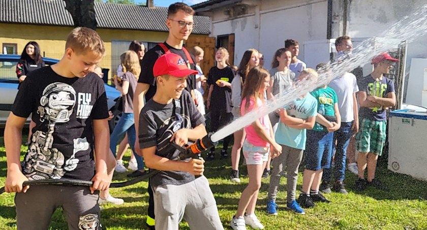 Adepci strażackiego fachu