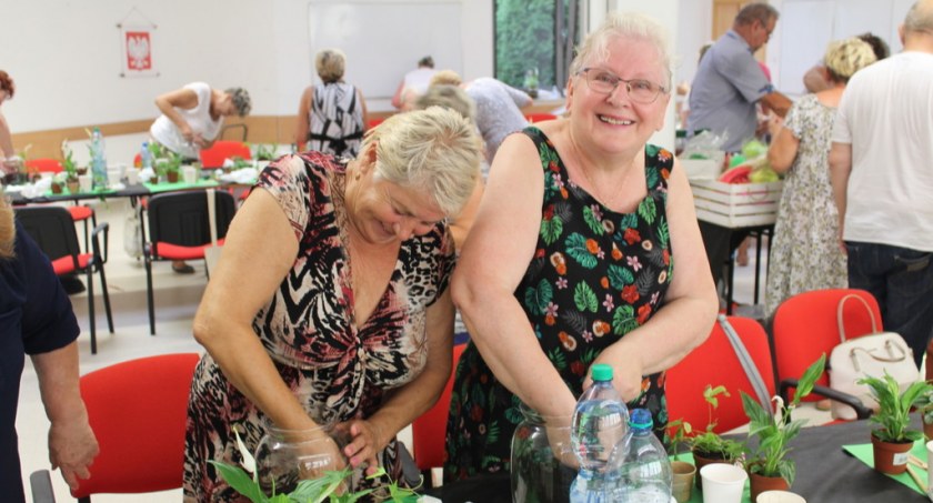 Seniorzy na warsztatach [zdjęcia]
