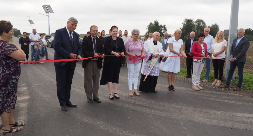 Stawiają na kolejne drogi