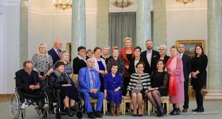 Seniorzy z wizytą w pałacu prezydenckim