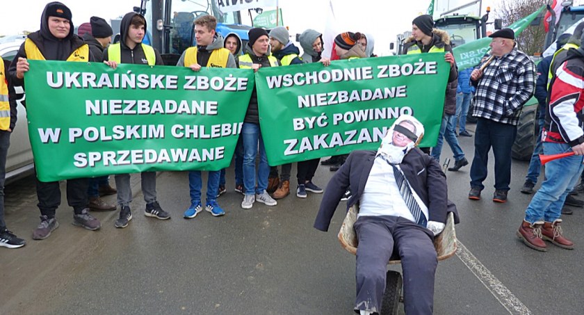 Rolnicy przeciwni importowi z Ukrainy. Blokowali Agrolok [zdjęcia]