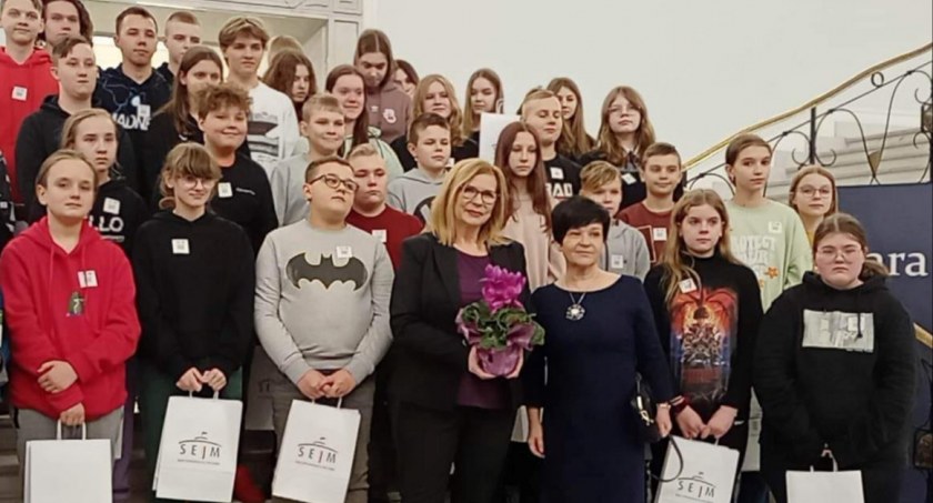 Uczniowie z Ostrowitego odwiedzili stolicę