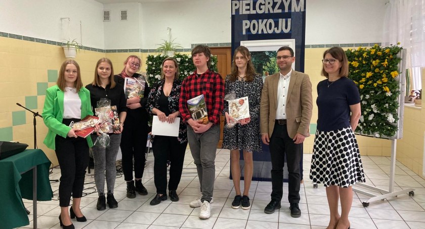 Spotkanie z poezją Jana Pawła II w Rogowie