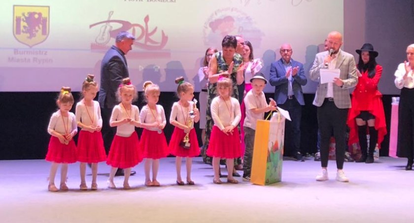 Roztańczone przedszkolaki na scenie [zdjęcia]