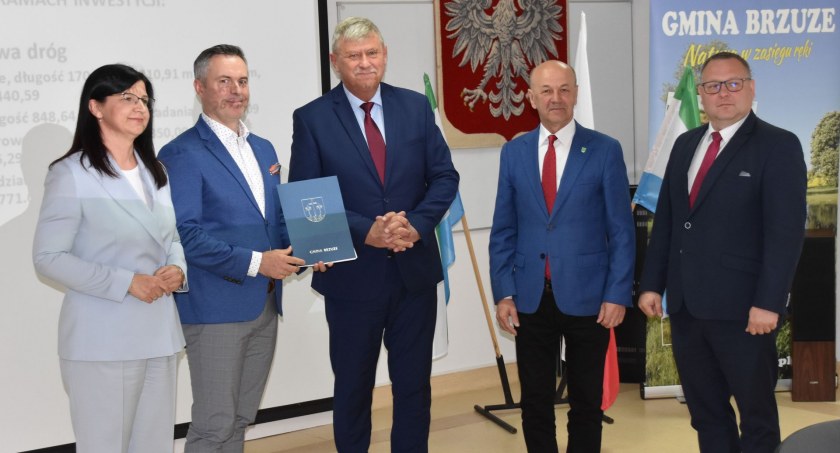 Jedenaście nowych dróg