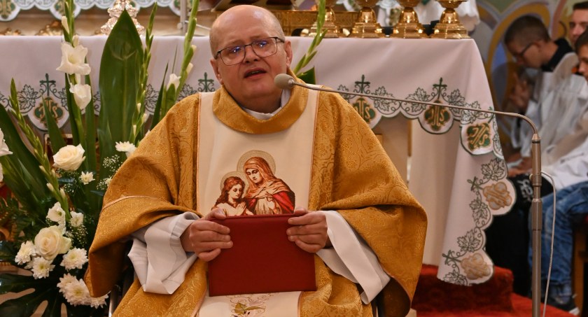 Pożegnanie proboszcza w Żałem