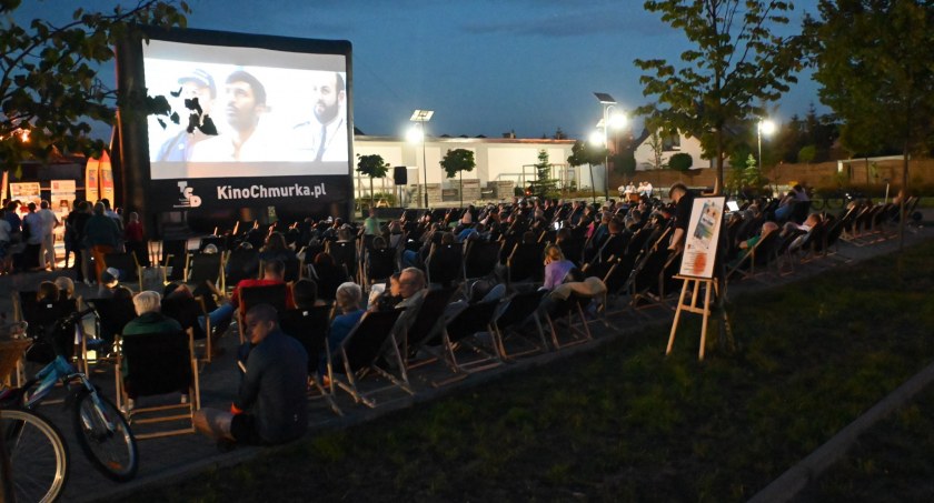 Kino Chmurka pod gwiaździstym niebem [zdjęcia]