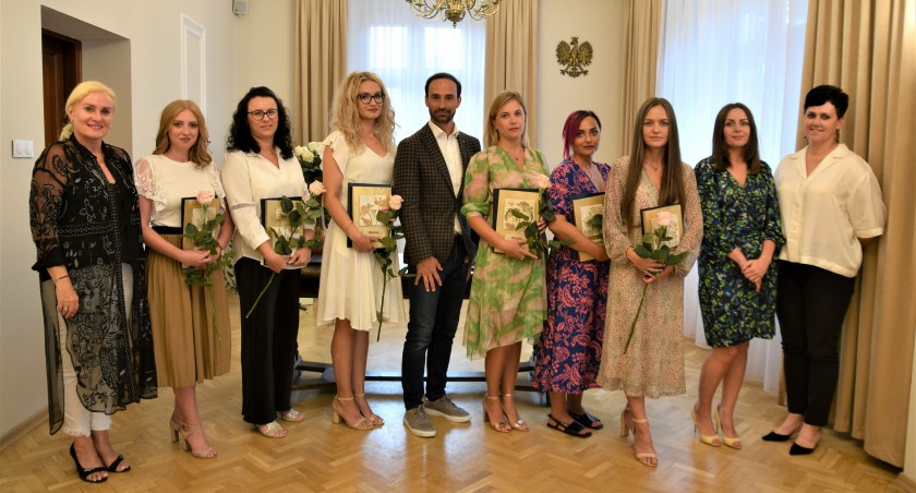 Z gratulacjami dla nauczycieli [zdjęcia]