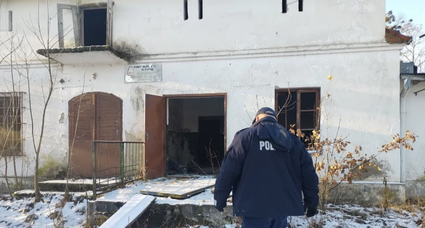 Policjanci uratowali bezdomnego