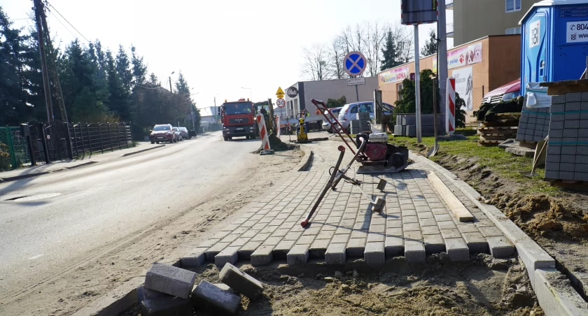Remontują chodnik przy Młyńskiej