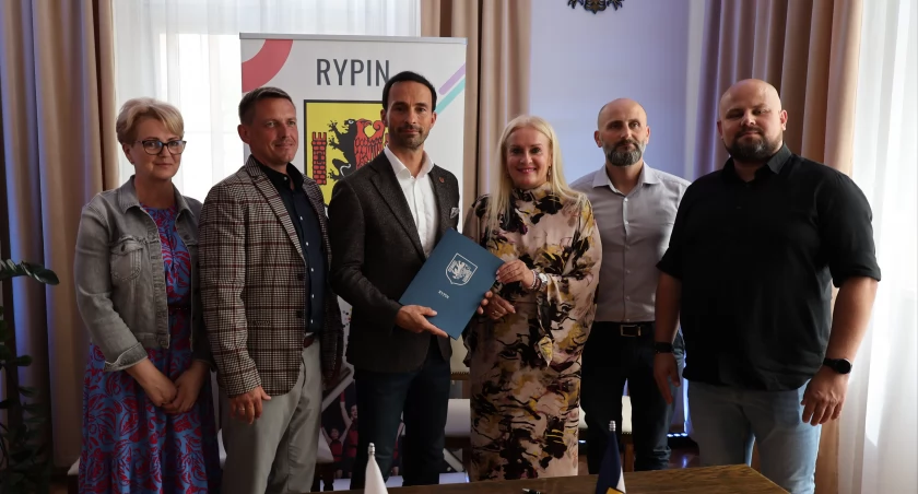 Inwestują w bezpieczne place zabaw 