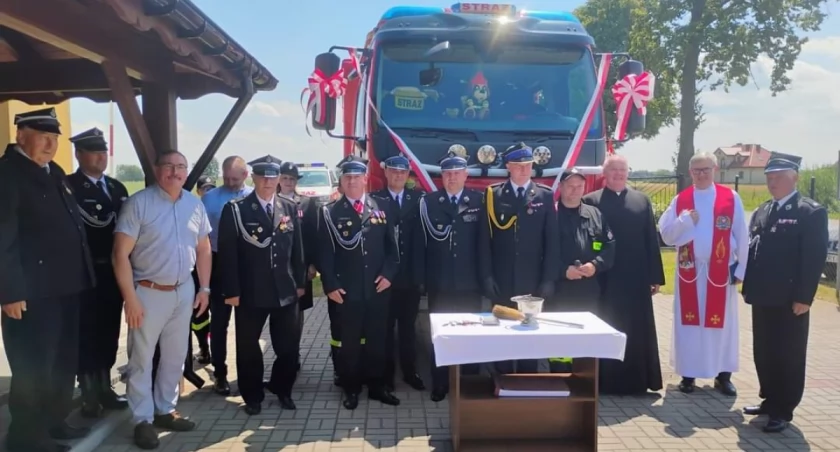 Strażacy zadowoleni, wóz poświęcony [zdjęcia]