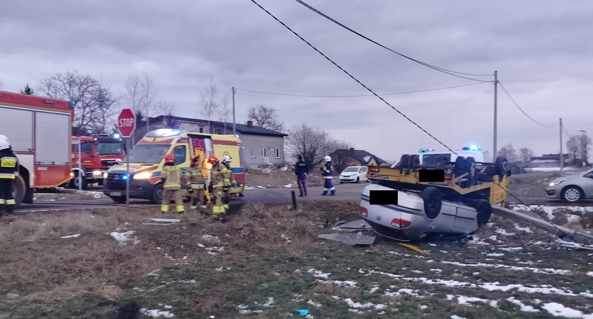 Wypadek w Iwanach, 4 osoby w szpitalu