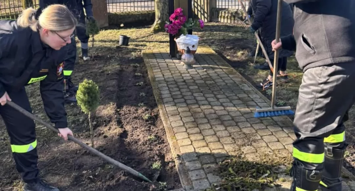 Porządki wokół kościoła 