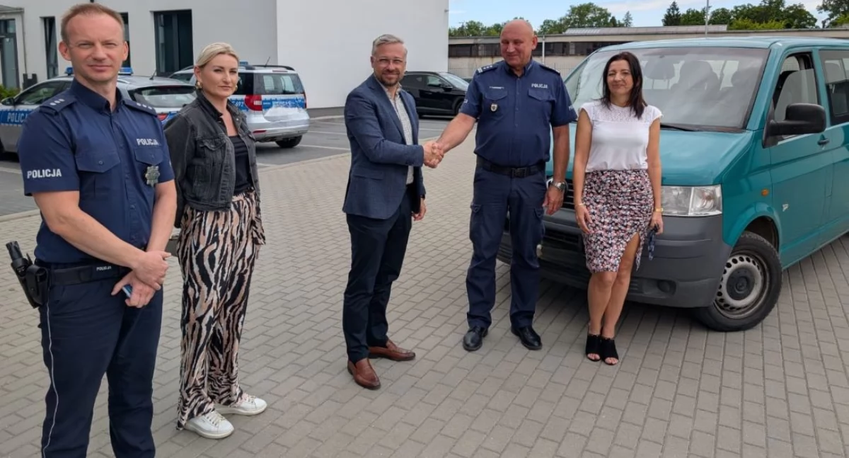 Nowy radiowóz dla policjantów