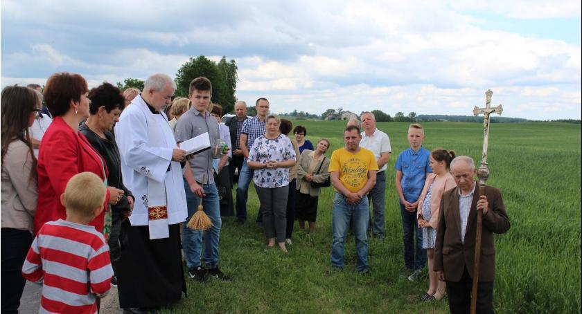 Święcenie pól połączone z biesiadą