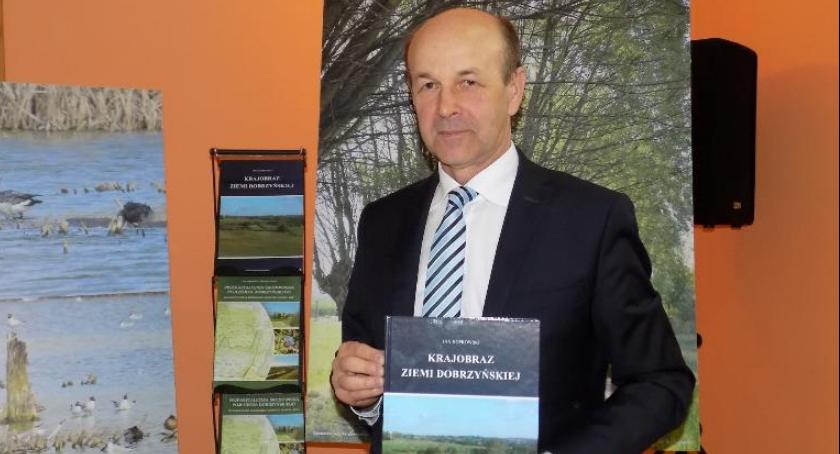 Wójt Koprowski zaprezentował książkę