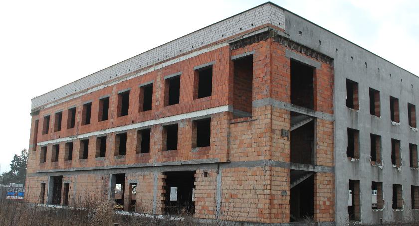 Pustostan wciąż  do kupienia