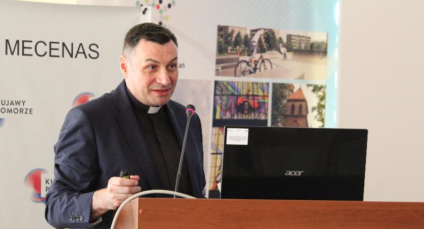 O papieżu i nie tylko