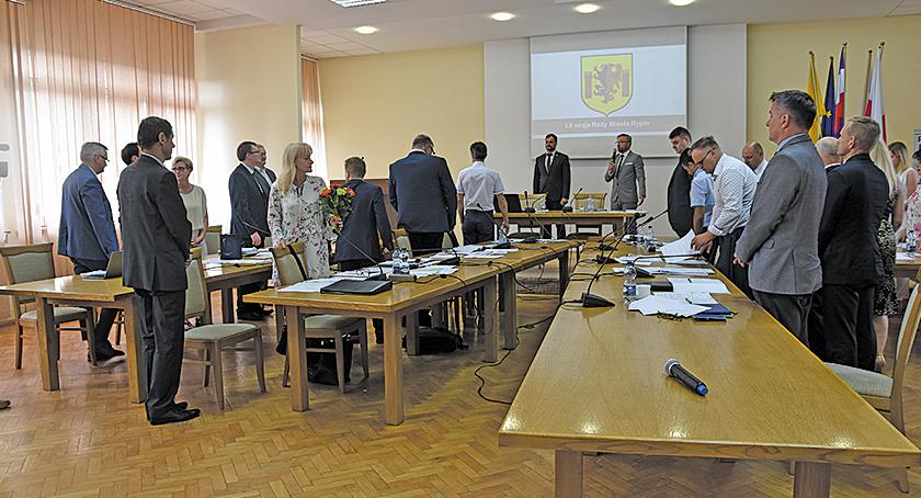 Kwiaty i owacje dla Grzybowskiego
