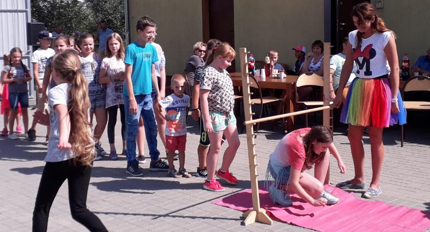 Piknik pełen radości i uśmiechu w Stawiskach