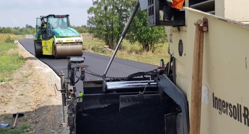 Poprawiają infrastrukturę w gminie Brzuze