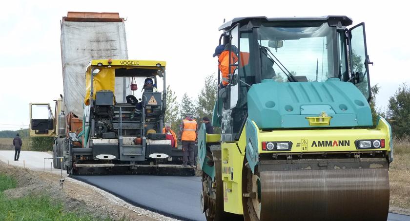 Kolejne inwestycje drogowe w gminie Brzuze