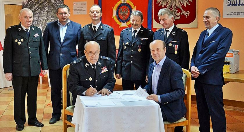 Sprzęt dla strażaków z gminy Brzuze