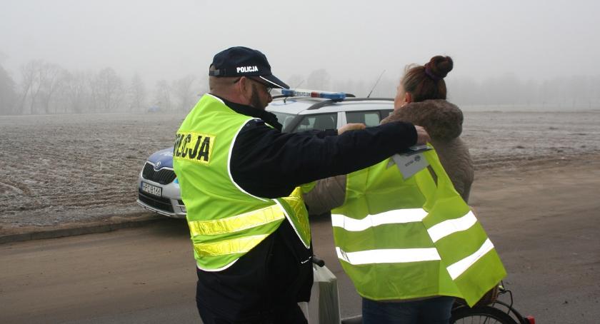 Policjanci przypominają: bądź widoczny!