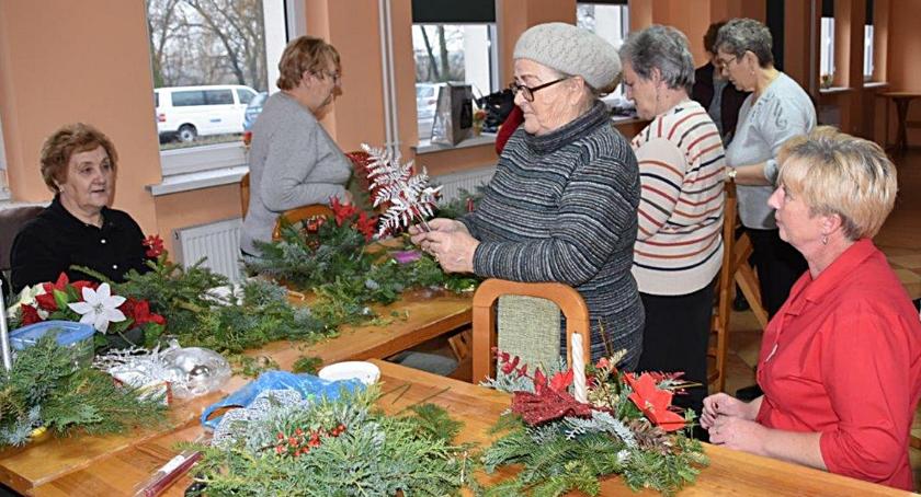 Świąteczne stroiki w gminie Brzuze już gotowe