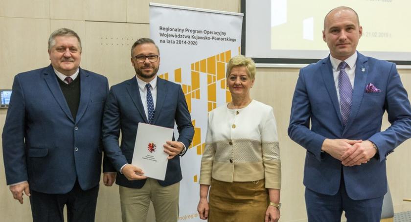 Umowy RPO: inwestycje  i zakupy sprzętu