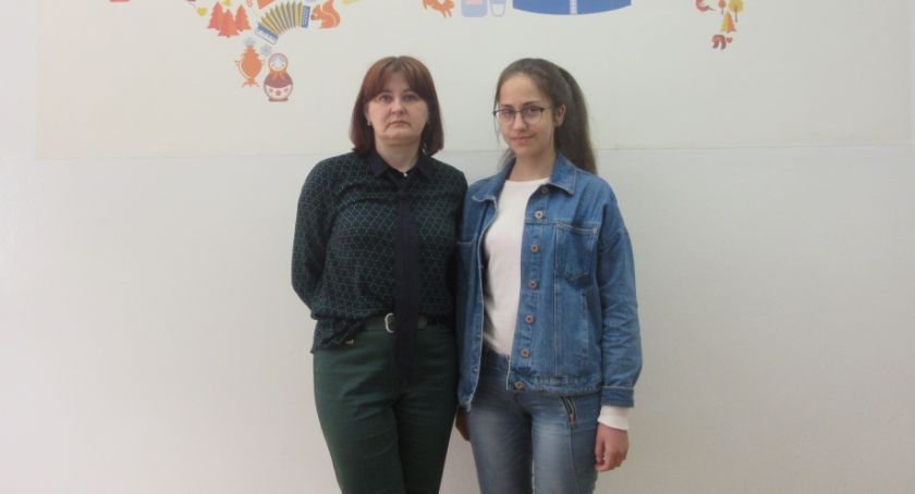 Amelia ma rosyjski w małym palcu