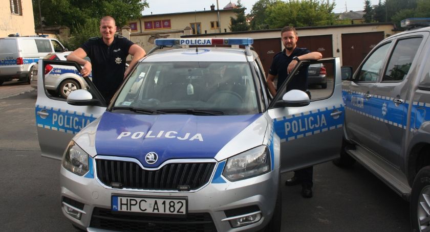 Bohaterscy policjanci uratowali 70-latka