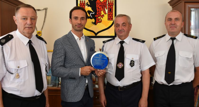 Burmistrz doceniony przez strażaków
