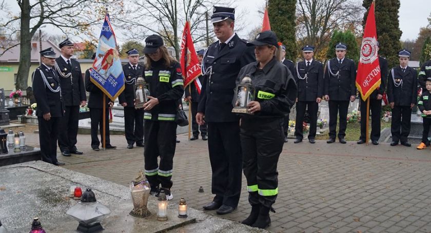 Ku czci zmarłym strażakom