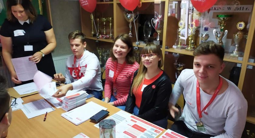 Uczniowskie serca dla potrzebujących