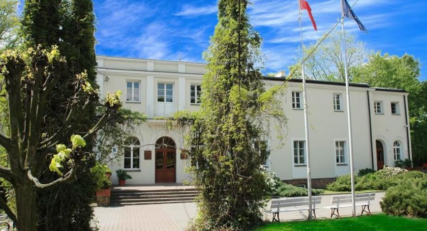 Kto „hejtuje” Zespół Szkół w Nadrożu?