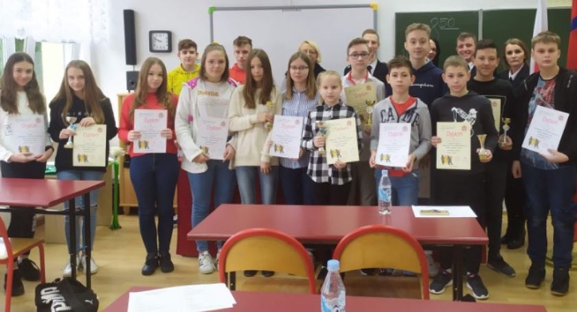 Zmagali się z wiedzą pożarniczą