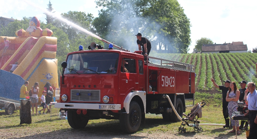 Festyn w Radzikach Dużych