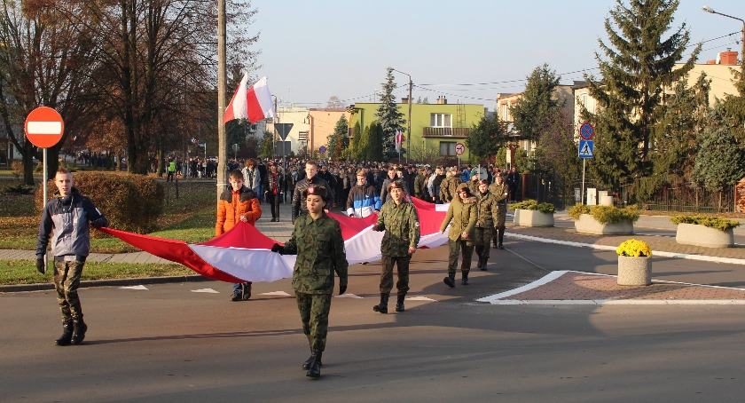 Narodowe Święto Niepodległości (uroczystości szkolne) – fotorelacja 