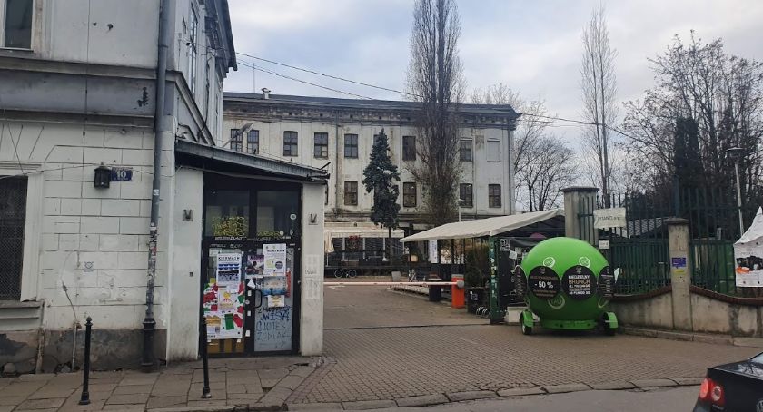 Właściciel budynków przy ul. Dolnych Młynów może rozpoczynać i prowadzić tam prace budowlane