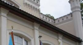 Oszustwa, wydatki i... dzieci. Co stresuje Polaków na wyjeździe? [Nowy raport]