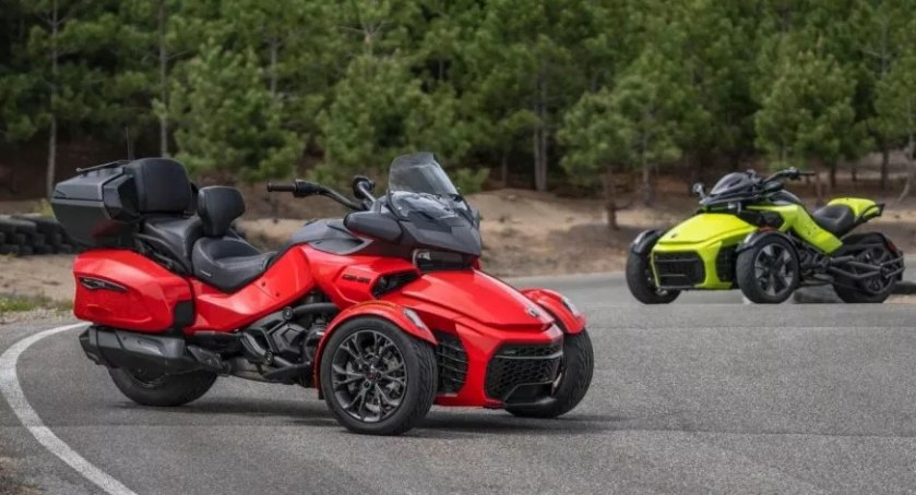 Motocykle trójkołowe - dlaczego warto zacząć z nimi przygodę i jaki trójkołowiec wybrać?